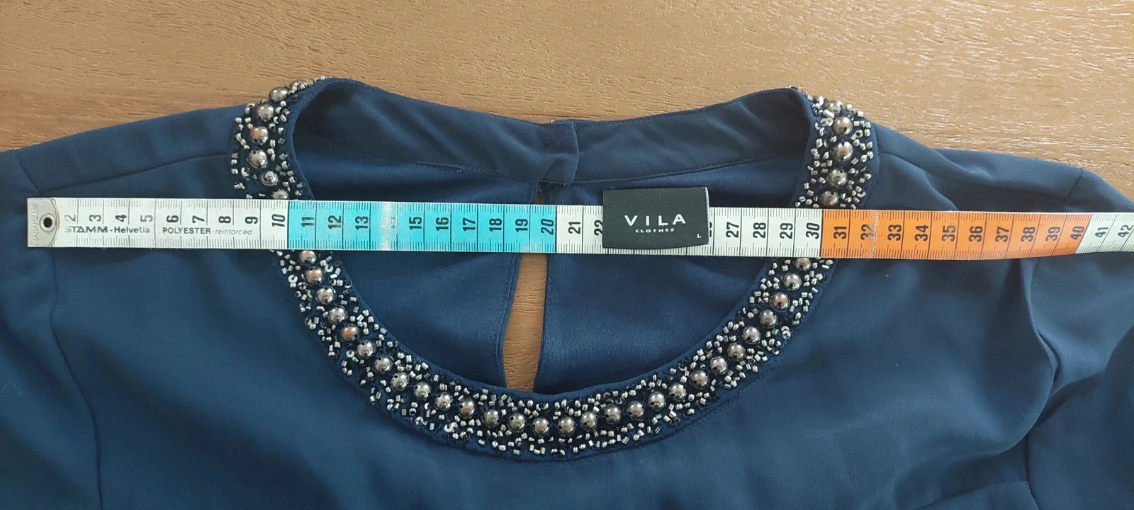 Blouse fluide bleu marine Vila - Col perlé et strass - Taille L (40/42) - Excellent état – photo 5